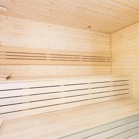 Apartment Port With Swimming Pool, & Gym By Renters *