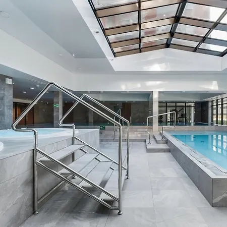 Port With Swimming Pool, & Gym By Renters Apartment *