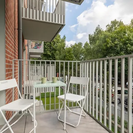 Apartment Port With Swimming Pool, & Gym By Renters *