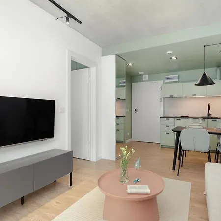 Apartment Port With Swimming Pool, & Gym By Renters *