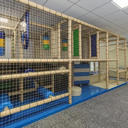 Apartment Port With Swimming Pool, & Gym By Renters *