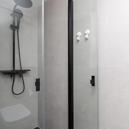 Port With Swimming Pool, & Gym By Renters Apartment