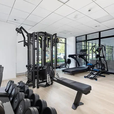 Apartment Port With Swimming Pool, & Gym By Renters